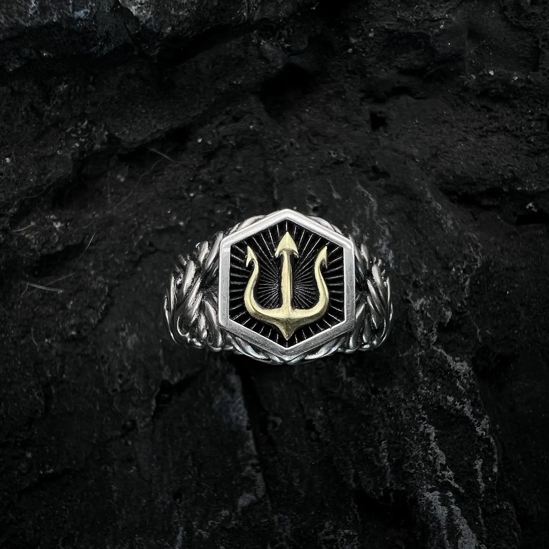 Retro Poseidon Golden Trident Ring For Men