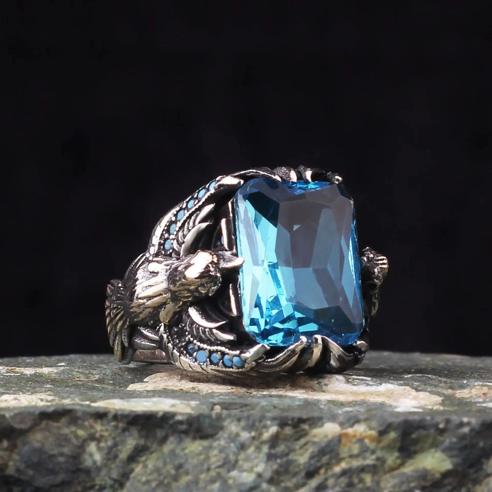 Retro Dragon Claw Golden Eagle Blue Gem Ring