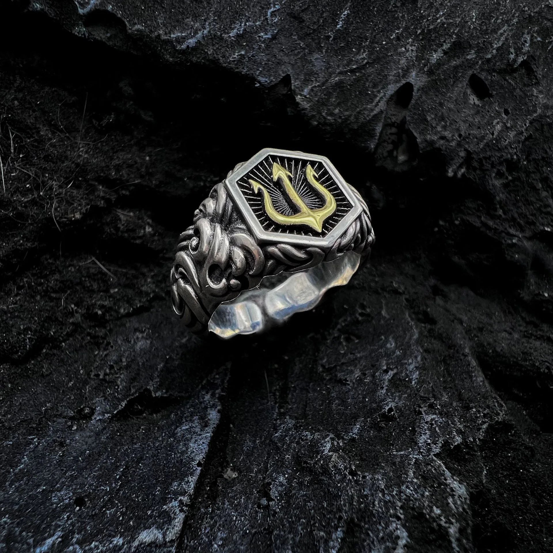 Retro Poseidon Golden Trident Ring For Men