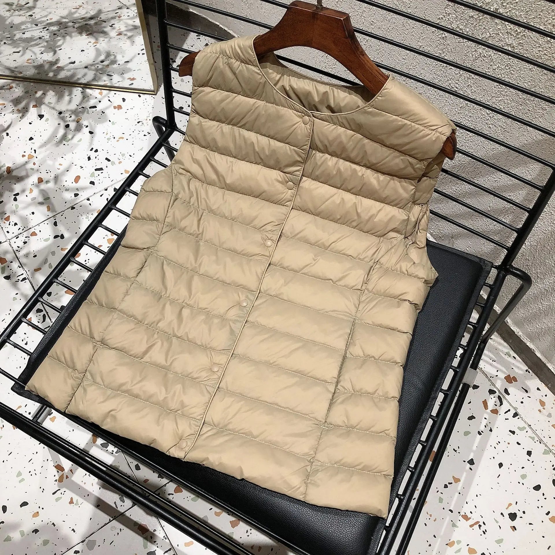 2025  Women Sleeveless Puffer Jacket