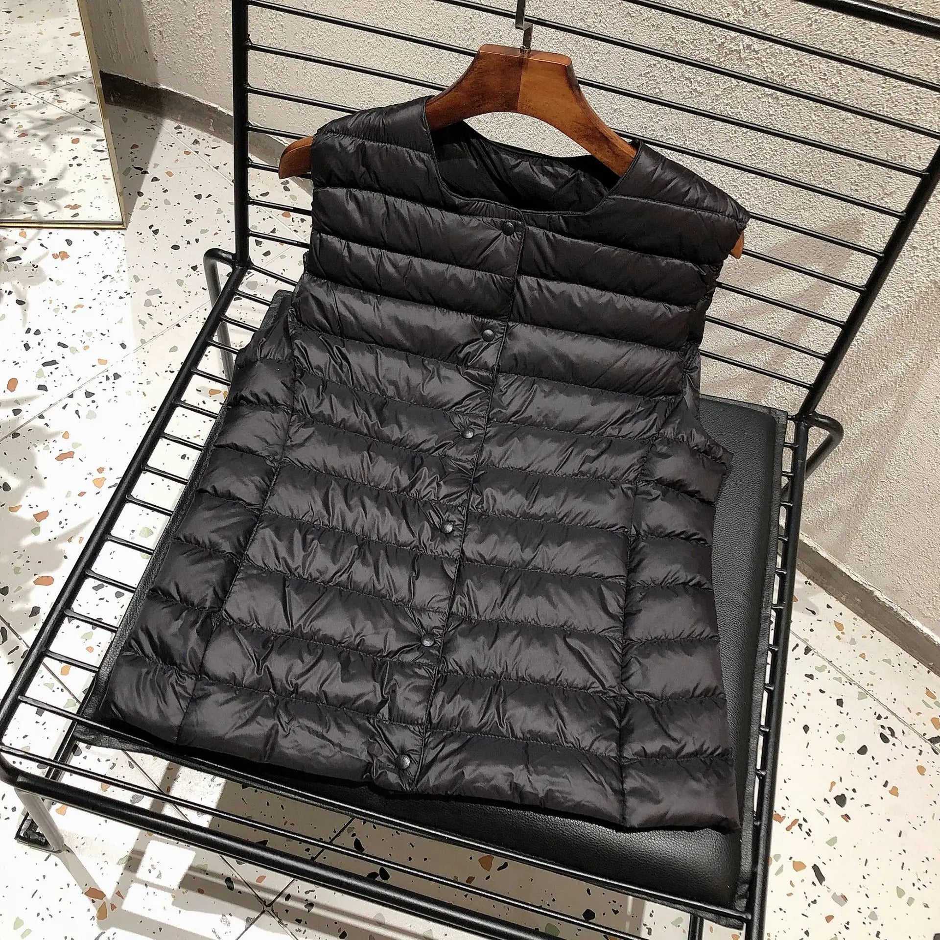 2025  Women Sleeveless Puffer Jacket