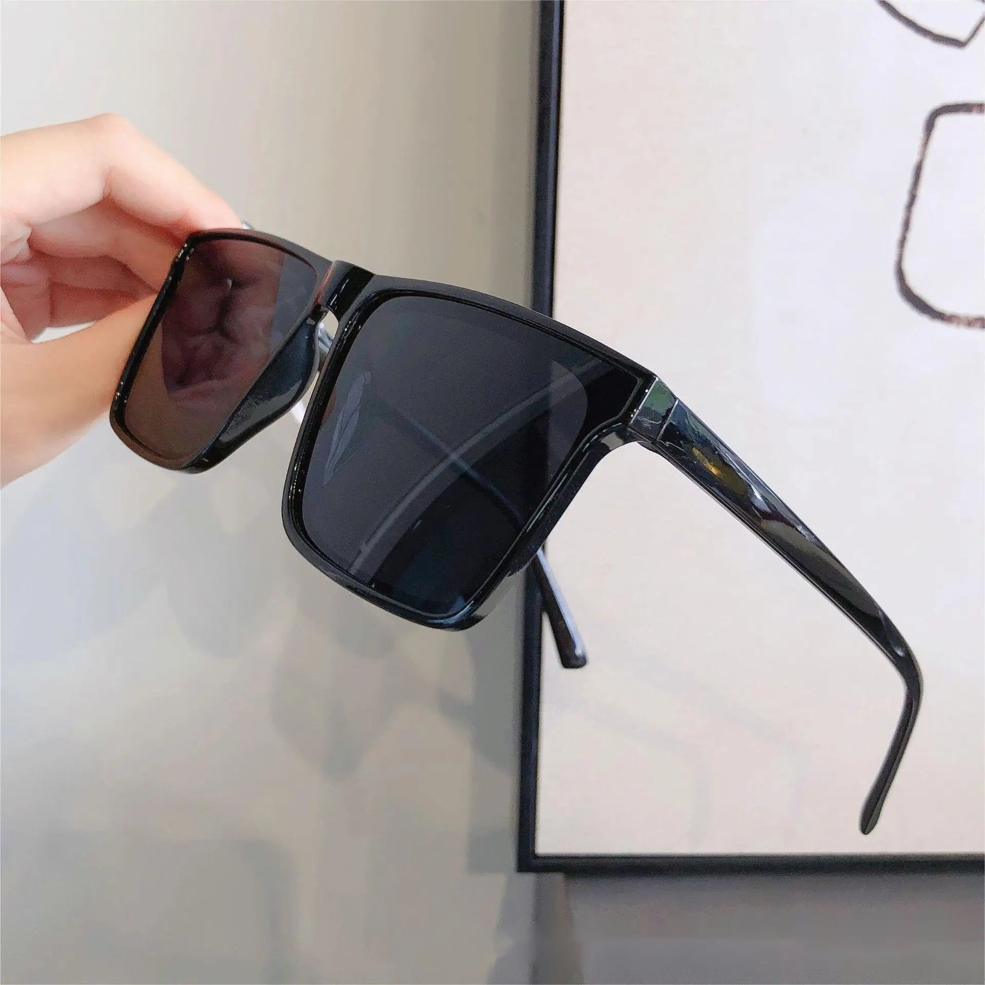 Anti-UV Sunglasses