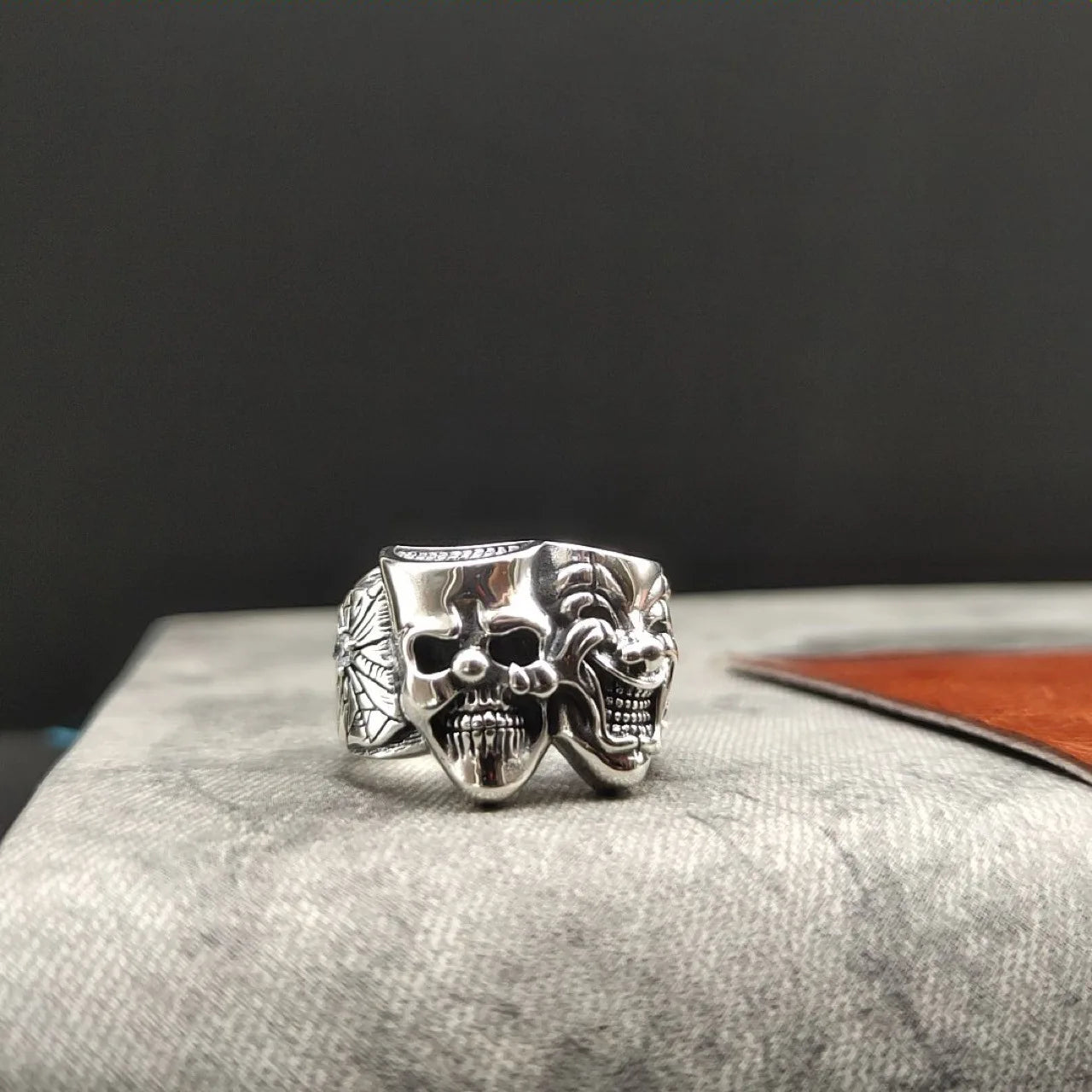 Retro Two Face Joker Ring