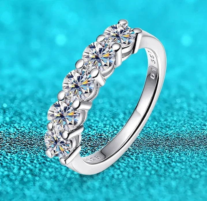 Joyce Jelly Moissanite  Wedding Band